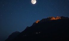 如何用Lightshot将截图保存为PNG格式？